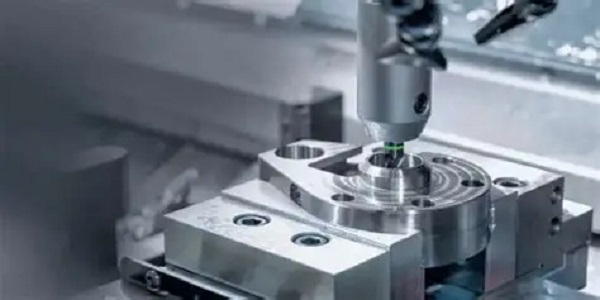 ¿Cuál es la mejor forma de sujetar tu pieza en un CNC? Métodos y consejos esenciales