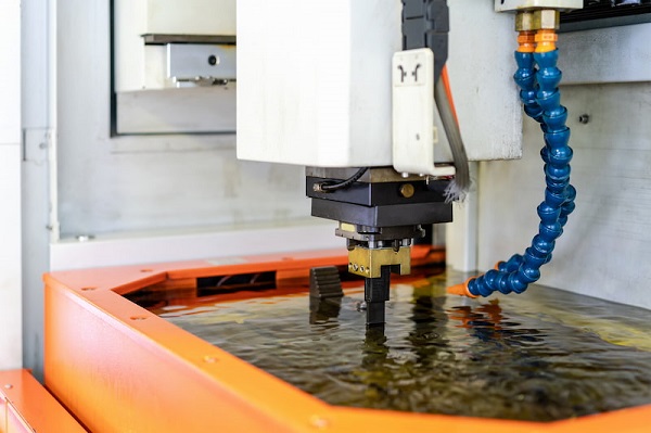 ¿Qué es el Mecanizado por Descarga Eléctrica? Una Guía Profunda sobre su Definición, Historia, Tipos y Aplicaciones