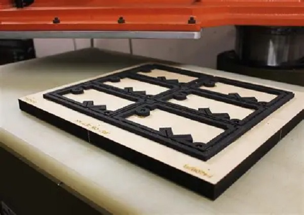 Corte por troquel: ¿La solución para producir piezas en grandes volúmenes?