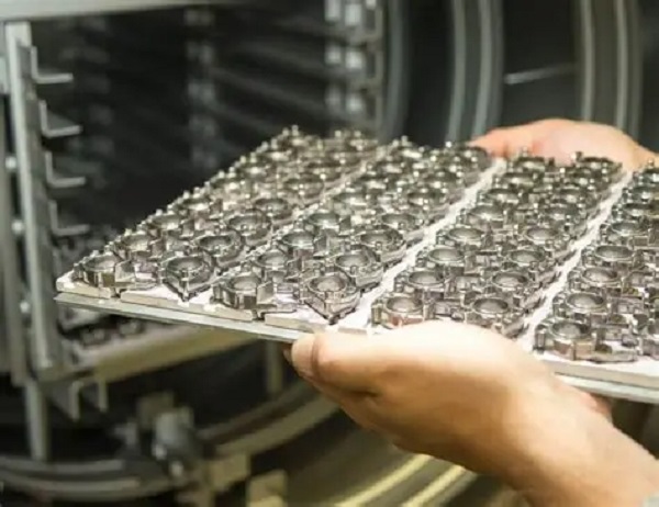 ¿Metal por inyección? Descubra el moldeo de metales (MIM) para piezas pequeñas y complejas