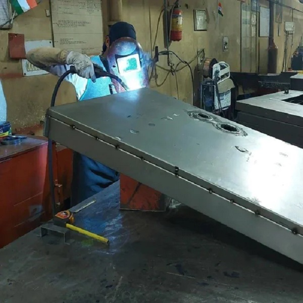 Servicio de Fabricación de Chapa de Acero Inoxidable: Precisión y Calidad para Proyectos Exigentes