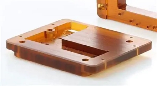 Mecanizado CNC de ULTEM: Guía completa para ingenieros