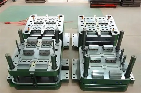 Servicios de Moldeo por Inyección en HDPE: Guía Completa para Empresas B2B